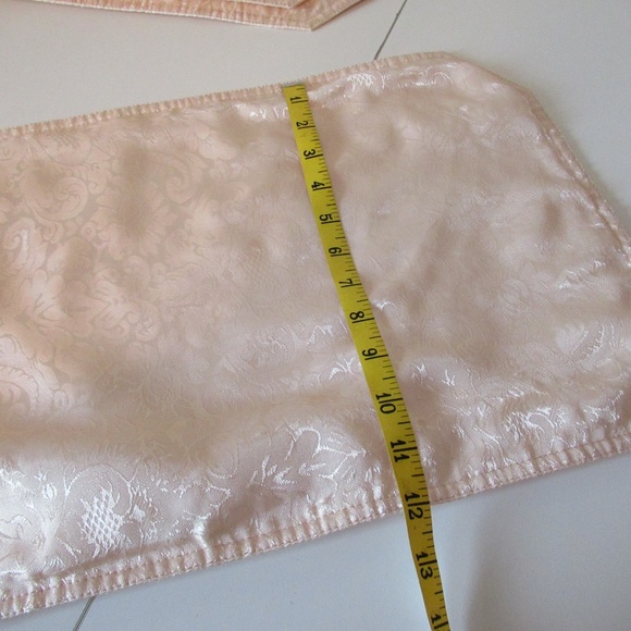 Set 6 Pale Peach Placemats - Picture 4 of 5